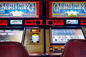 Royal Flush Skill Stop Slot Machine Review